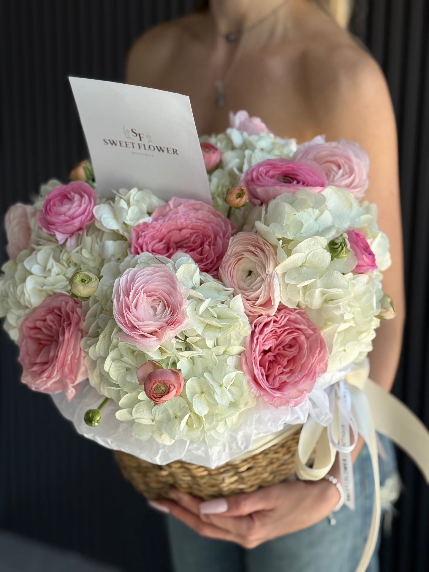 RANUNUCULUS BASKET