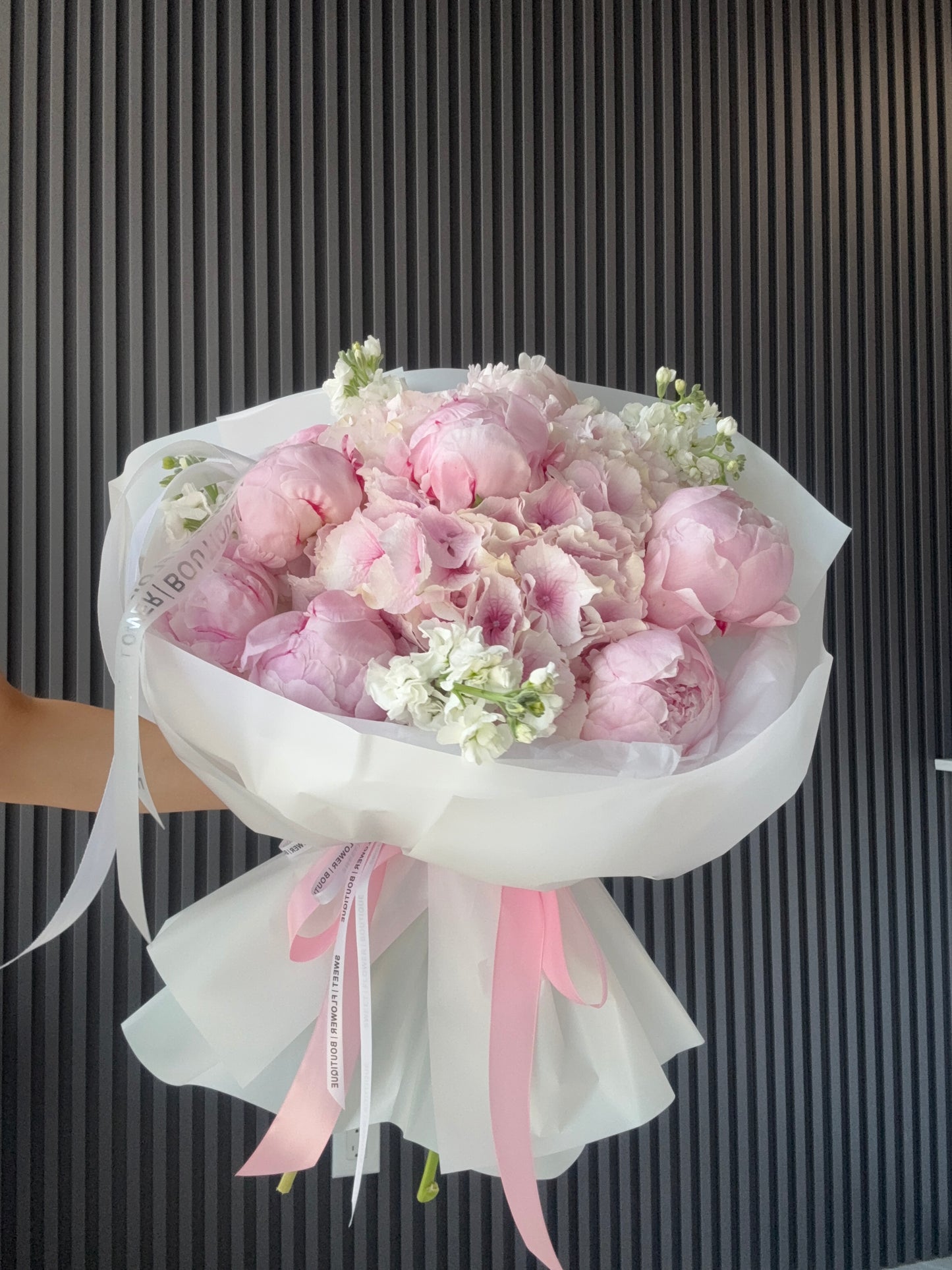 DESIGNER FLOWER BOUQUET