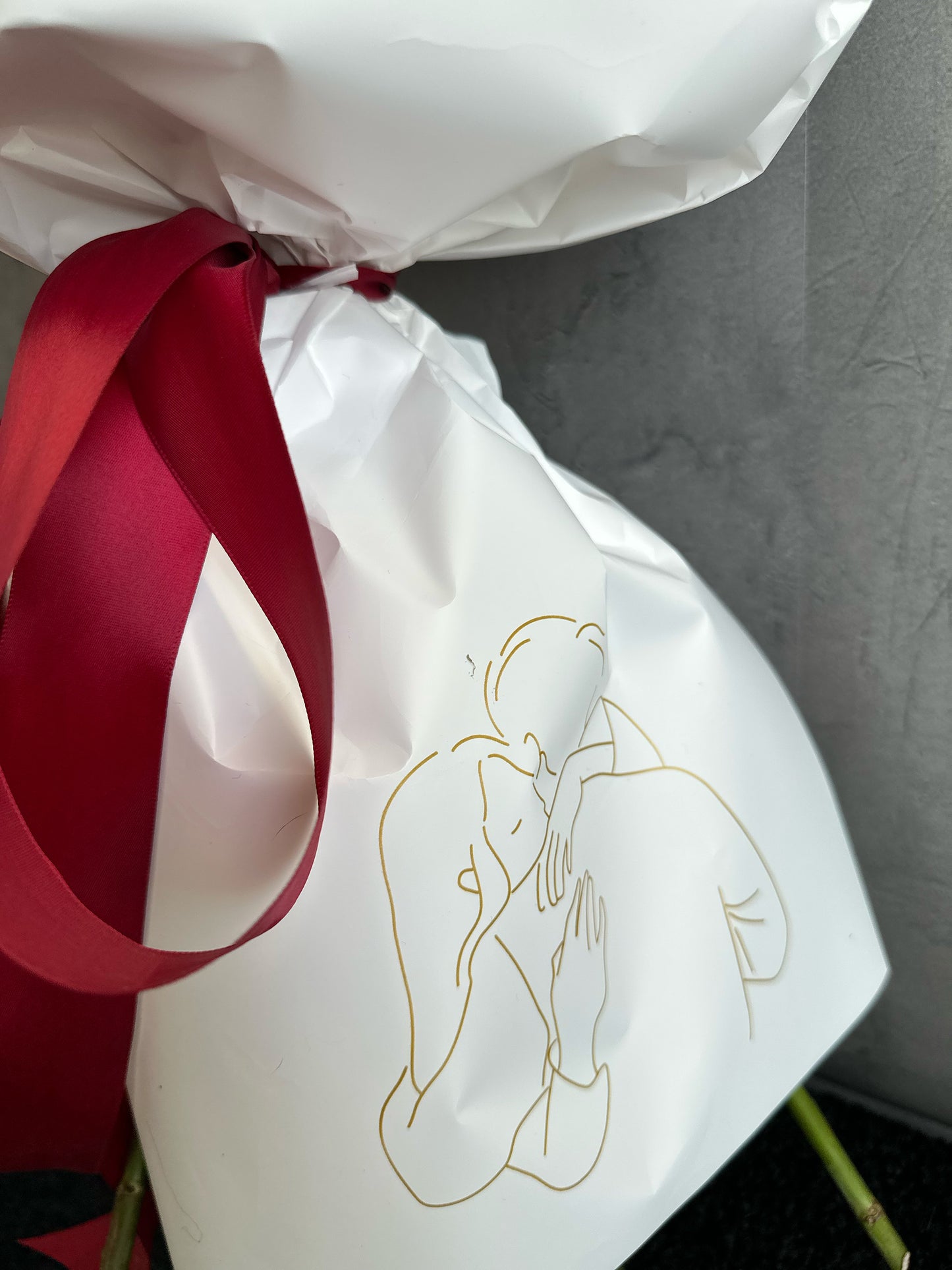 LOVE RED ROSES V DAY