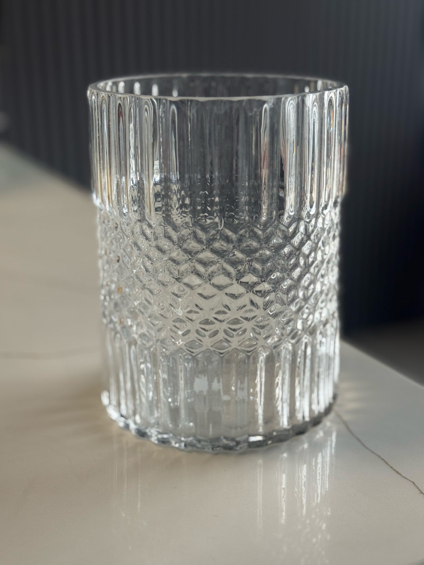 ROUNG GLASS VASE