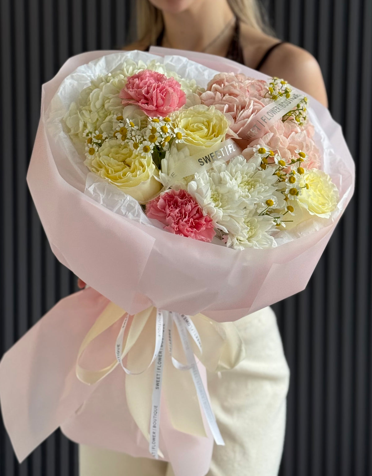 TODAY'S FEATURED BOUQUET - ELEGANCE