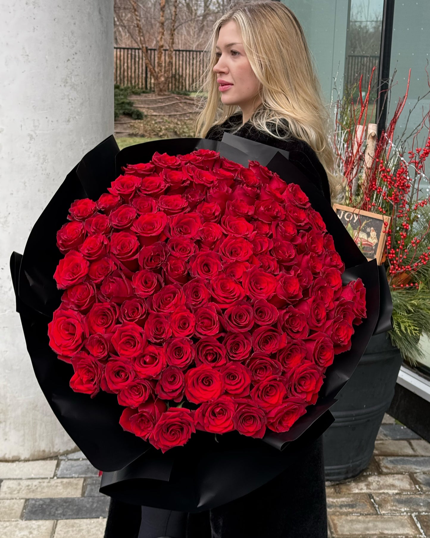 100 RED ROSES