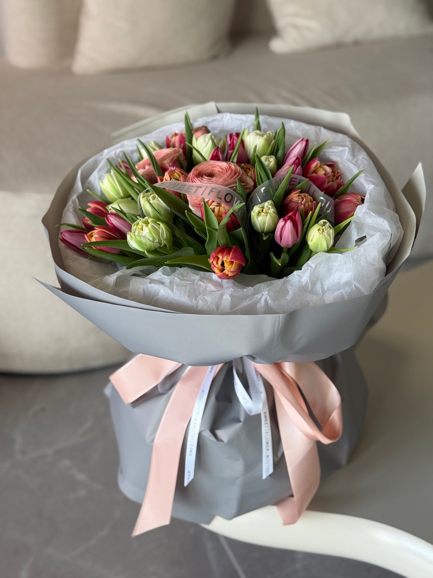 DOUBLE & CLASSIC TULIPS WITH RANUNCULUS