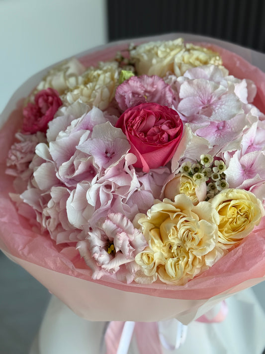 TODAY'S FEATURED BOUQUET - ELEGANCE
