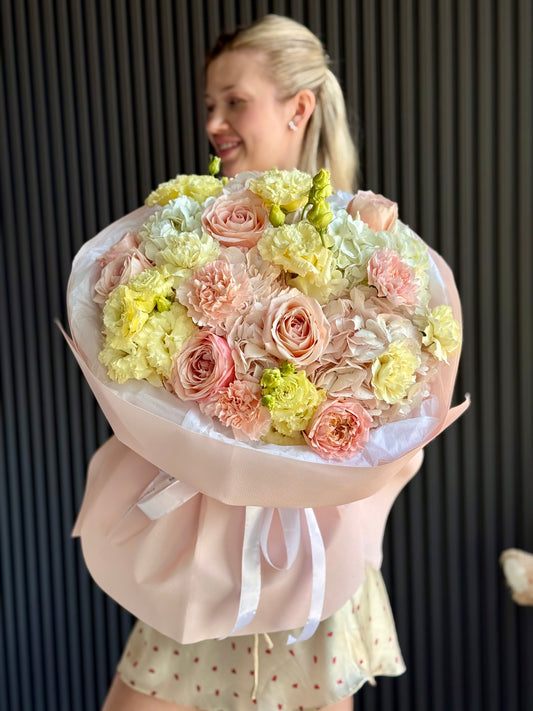 TODAY'S FEATURED BOUQUET BLOOM