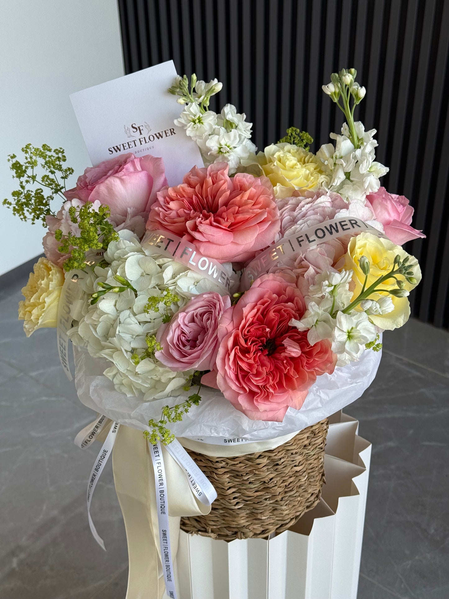 DESIGNER BASKET