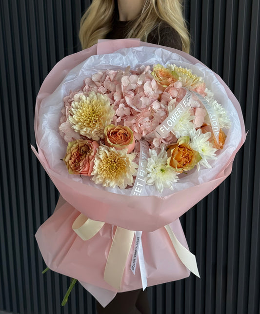 DESIGNER FLOWER ARRANGEMENT