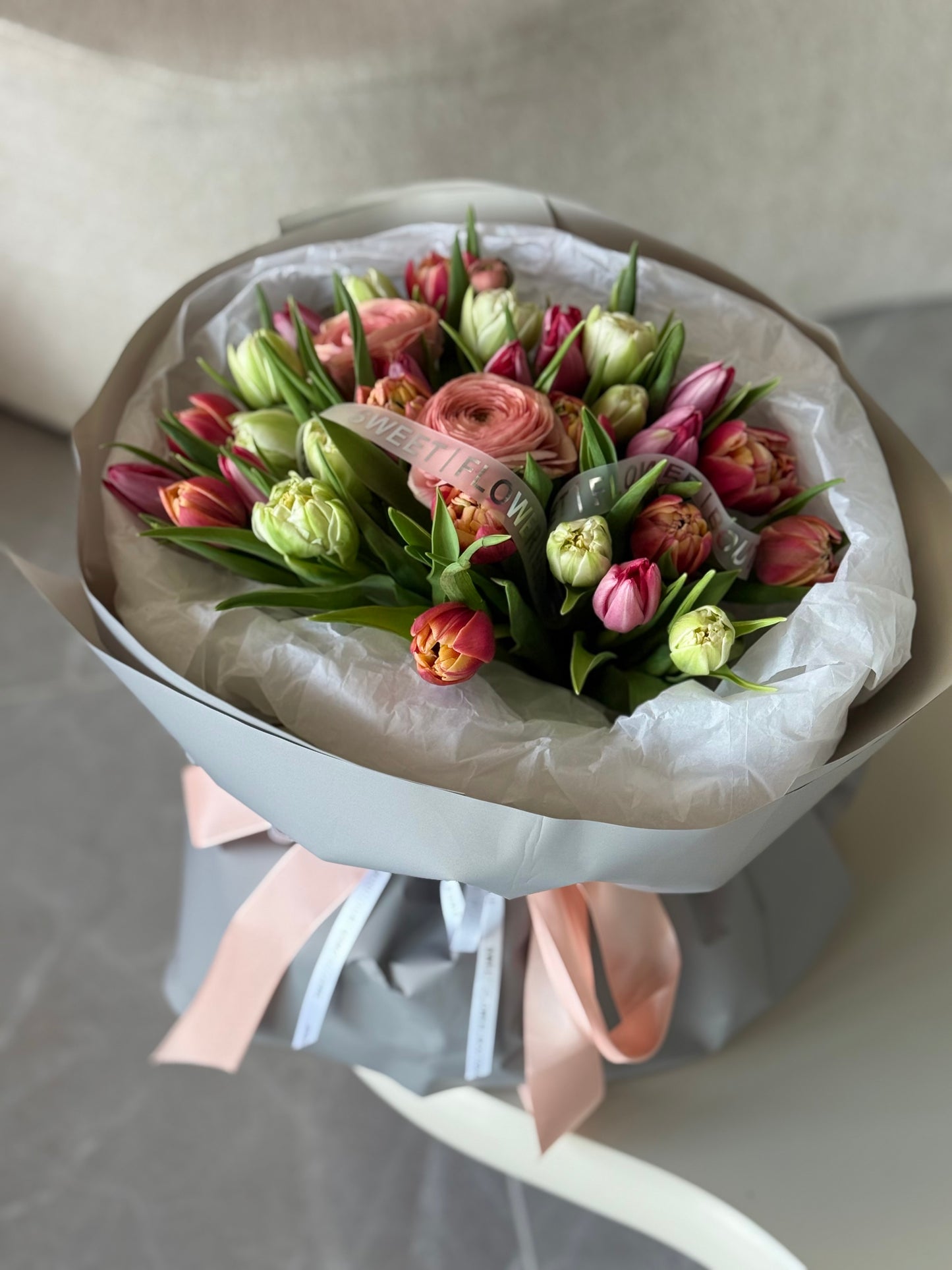 DOUBLE & CLASSIC TULIPS WITH RANUNCULUS