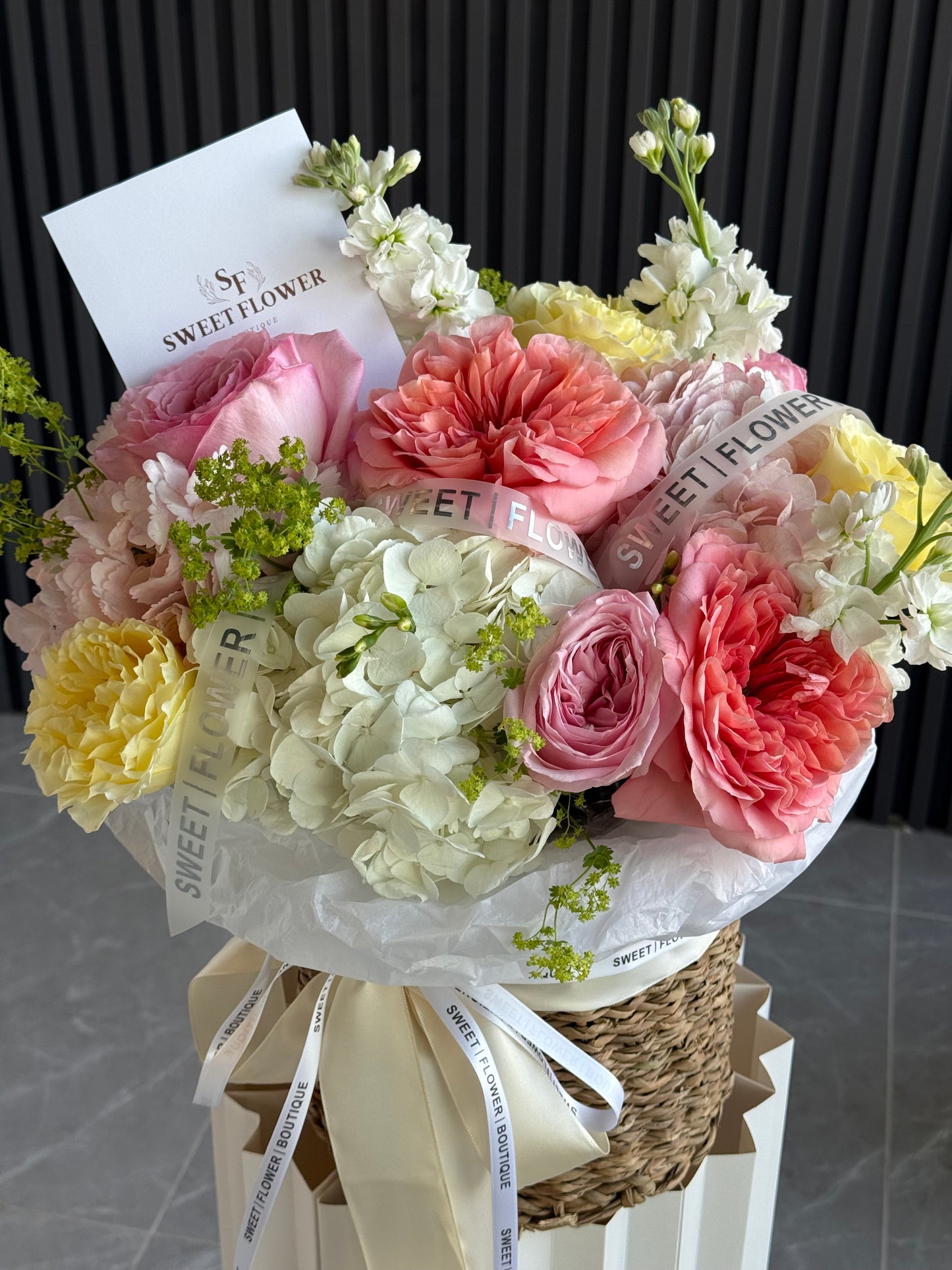 DESIGNER BASKET