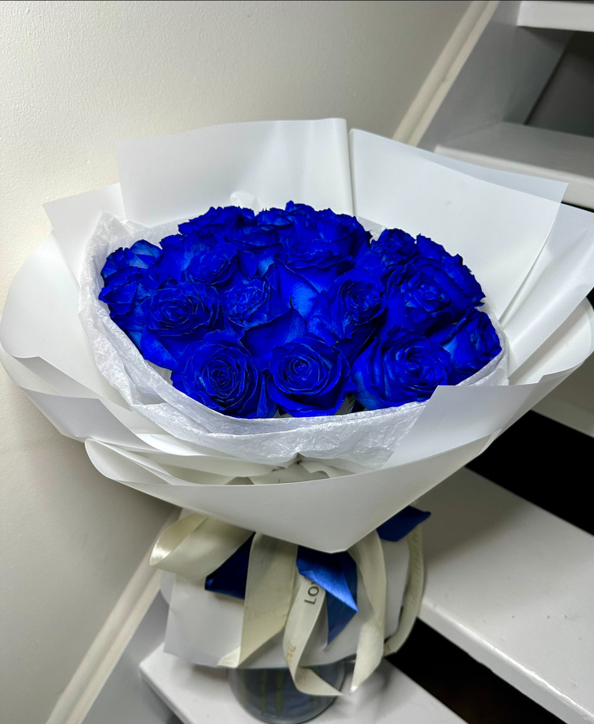 15 ROYAL BLUE ROSES