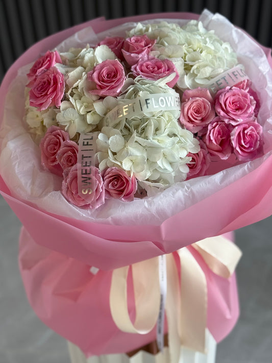 DESIGNER FLOWER ARRANGEMENT