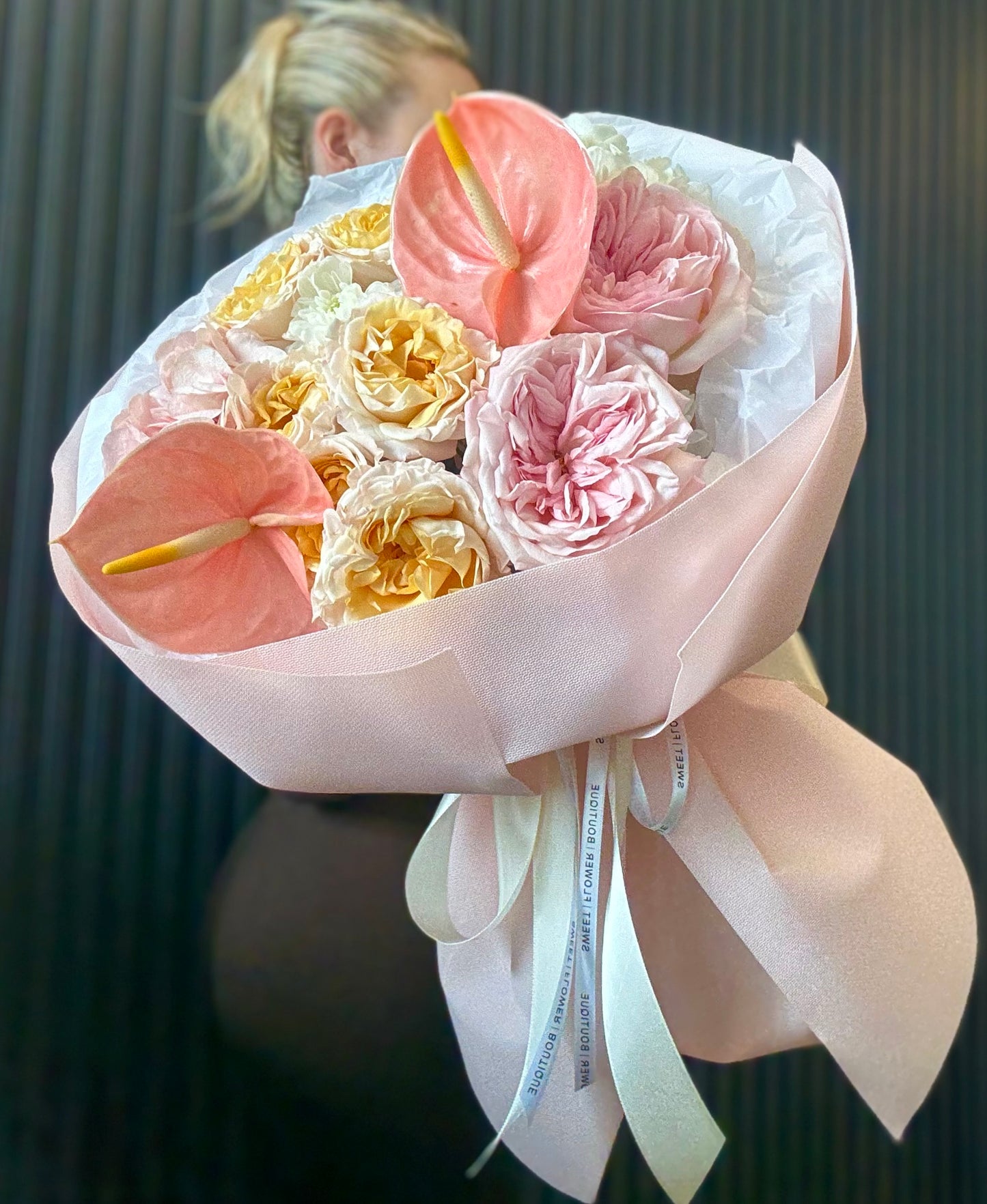 TODAY'S FEATURED BOUQUET - ELEGANCE