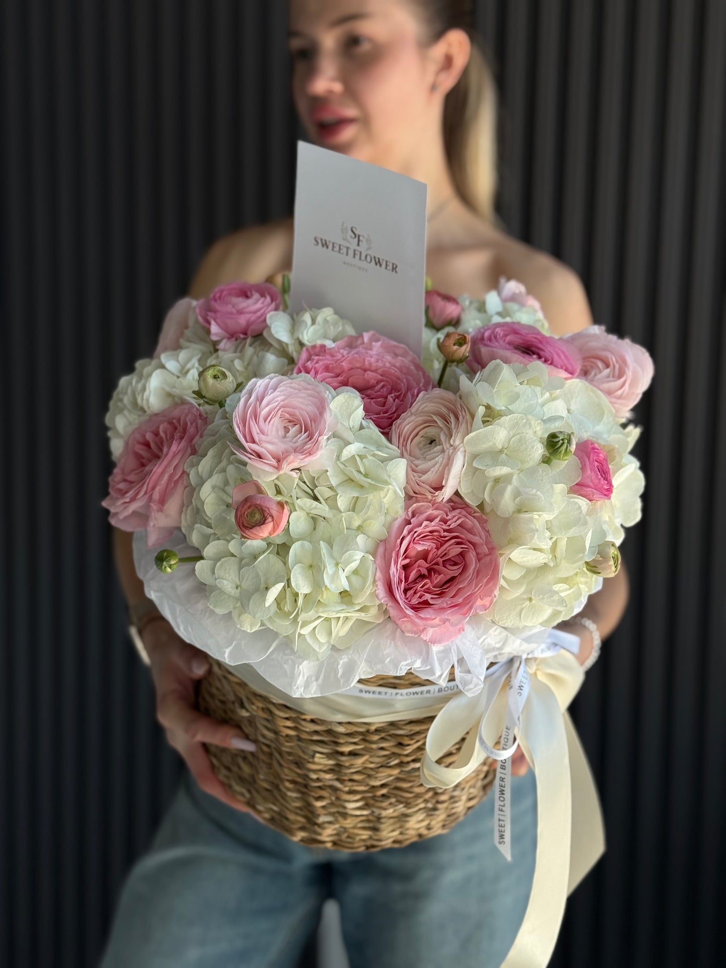 RANUNUCULUS BASKET
