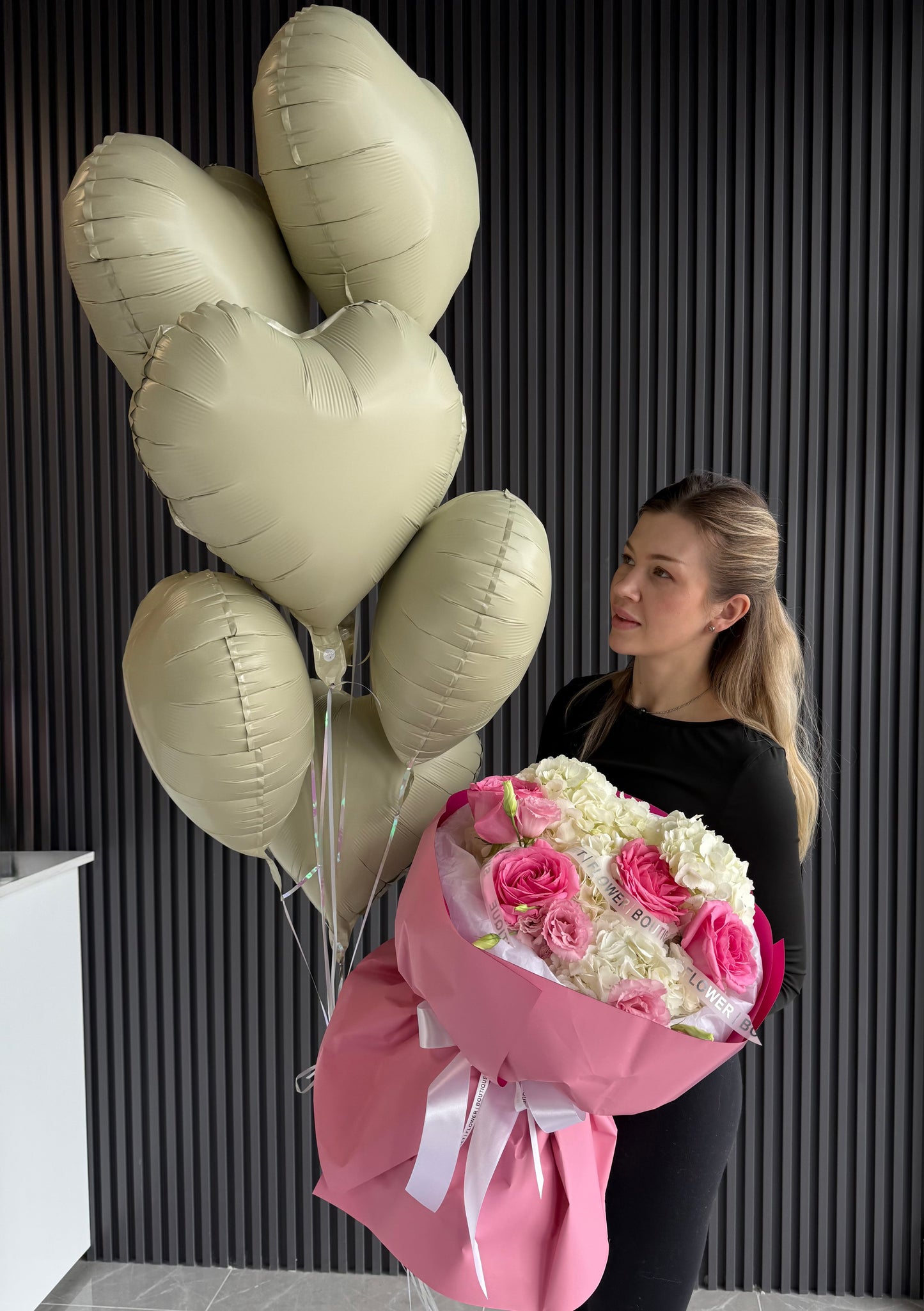 BEIGE HEART BALOONS