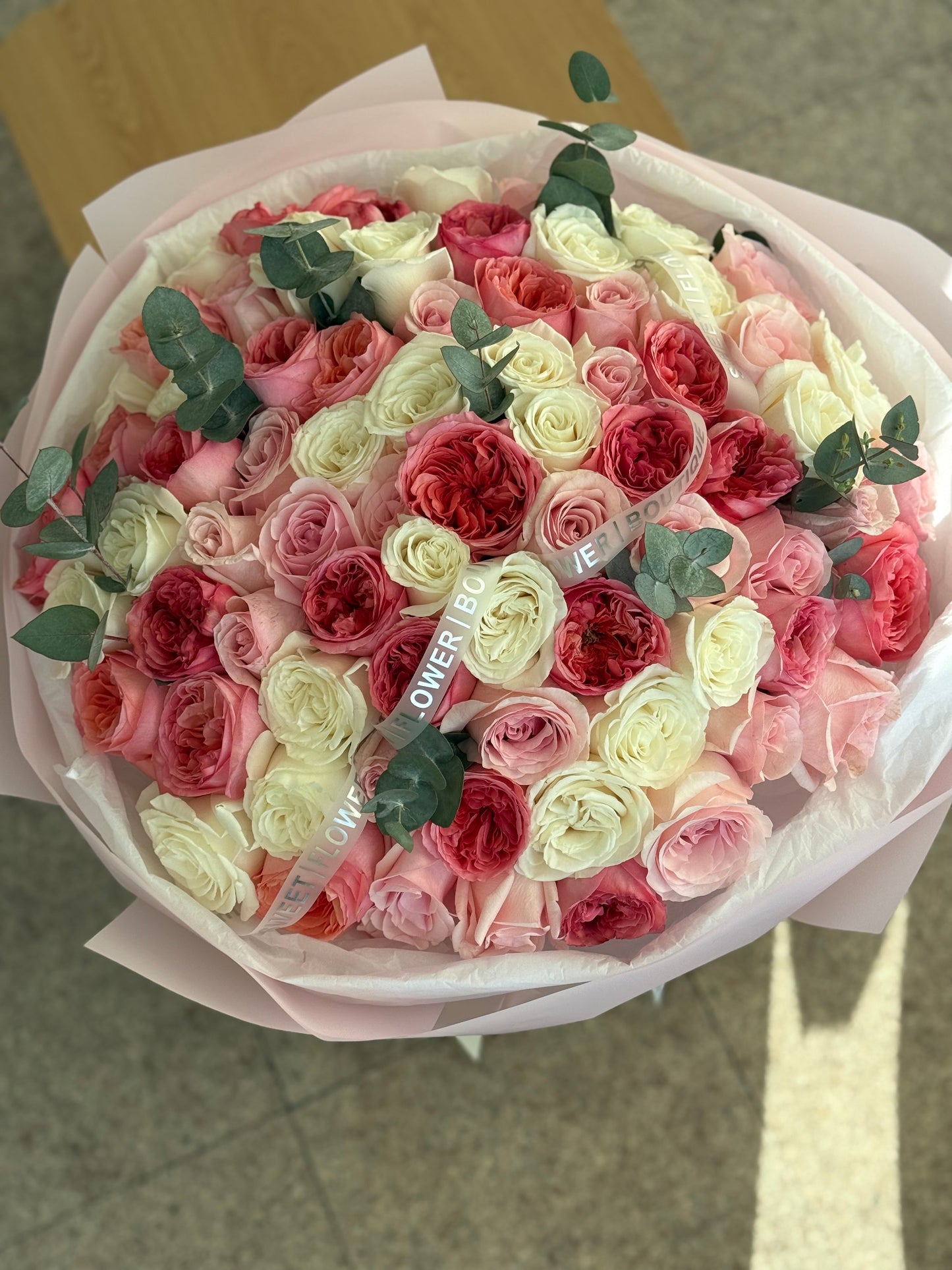 LUXURY ROSES BOUQUET