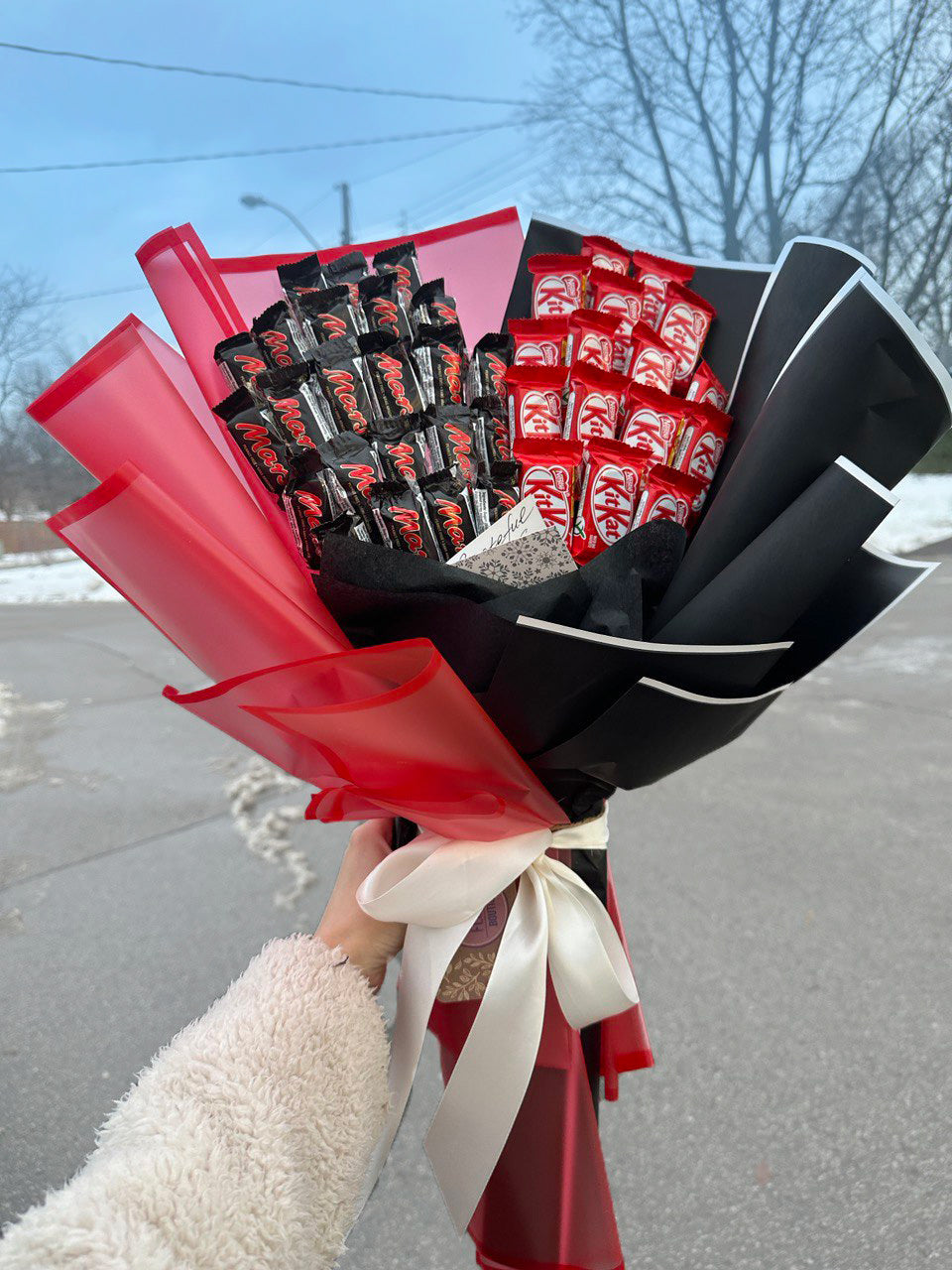 BLACK & RED CHOCOLATE BOUQUET