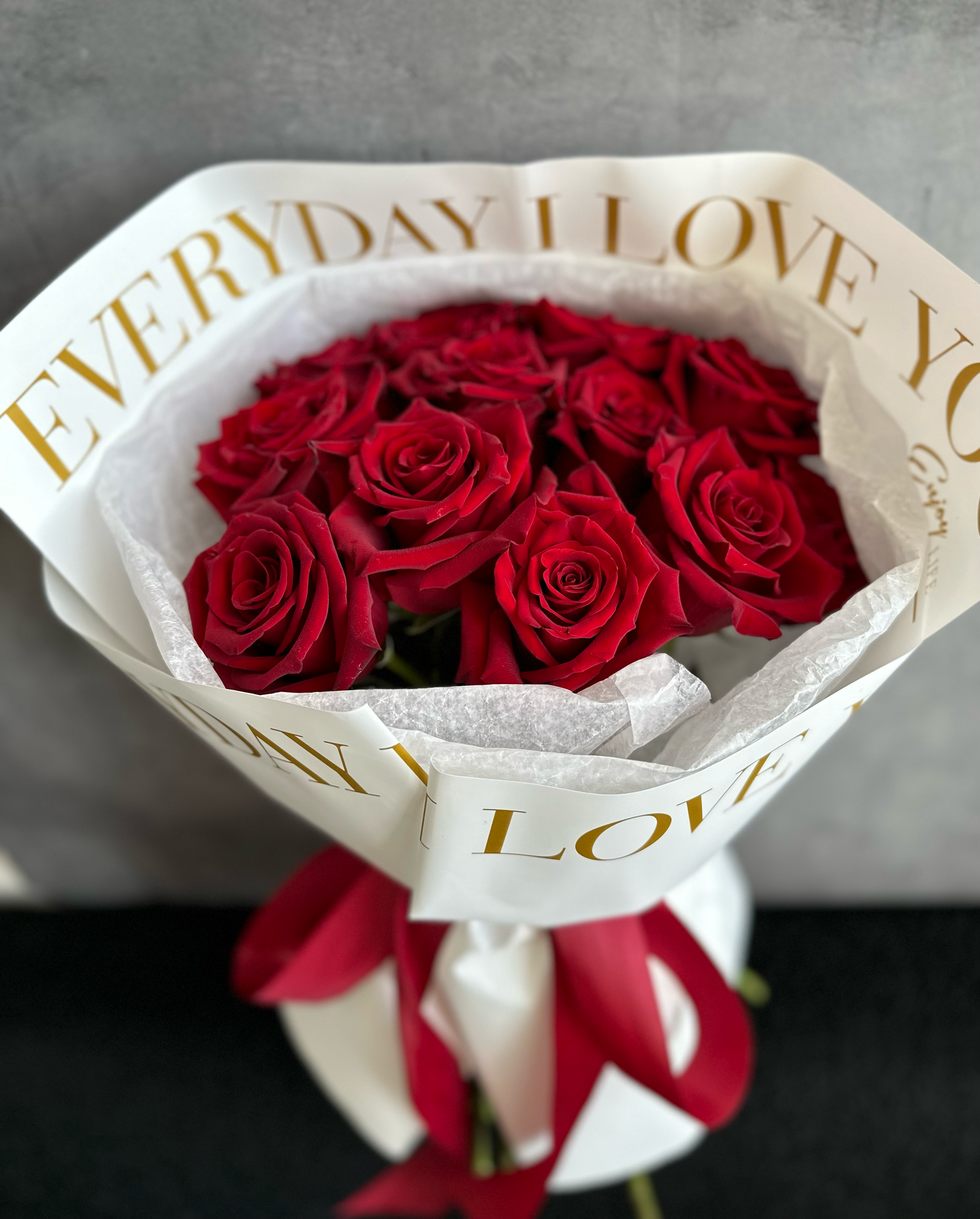 LOVE RED ROSES