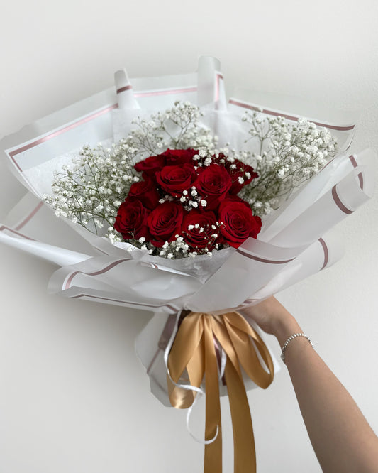 12 RED ROSES BOUQUET ON A CLOUD