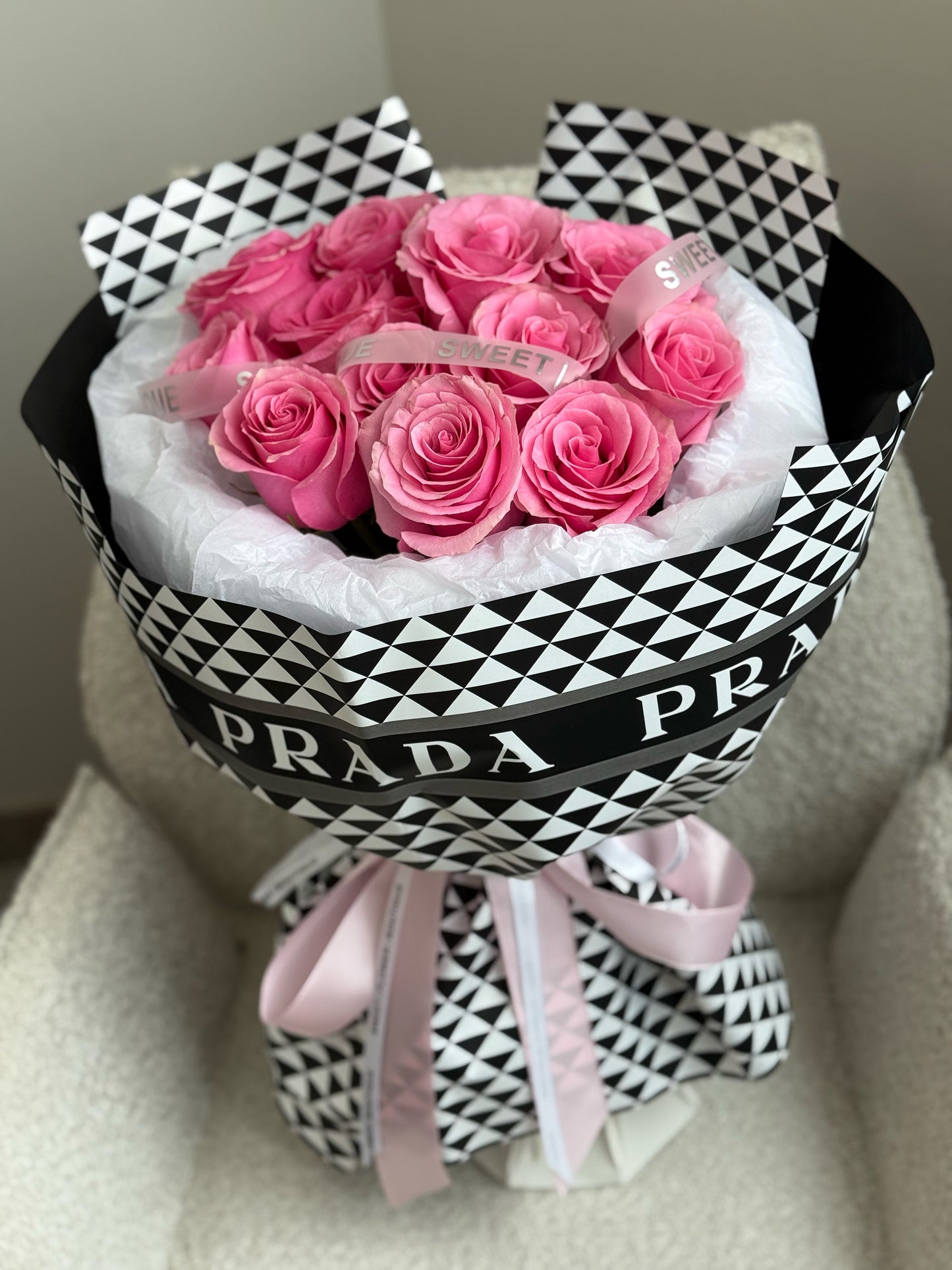 PRADA ROSES V DAY