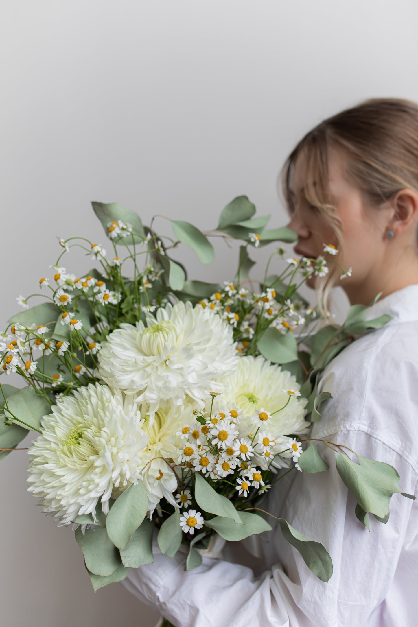 WHITE HEART BOUQUET