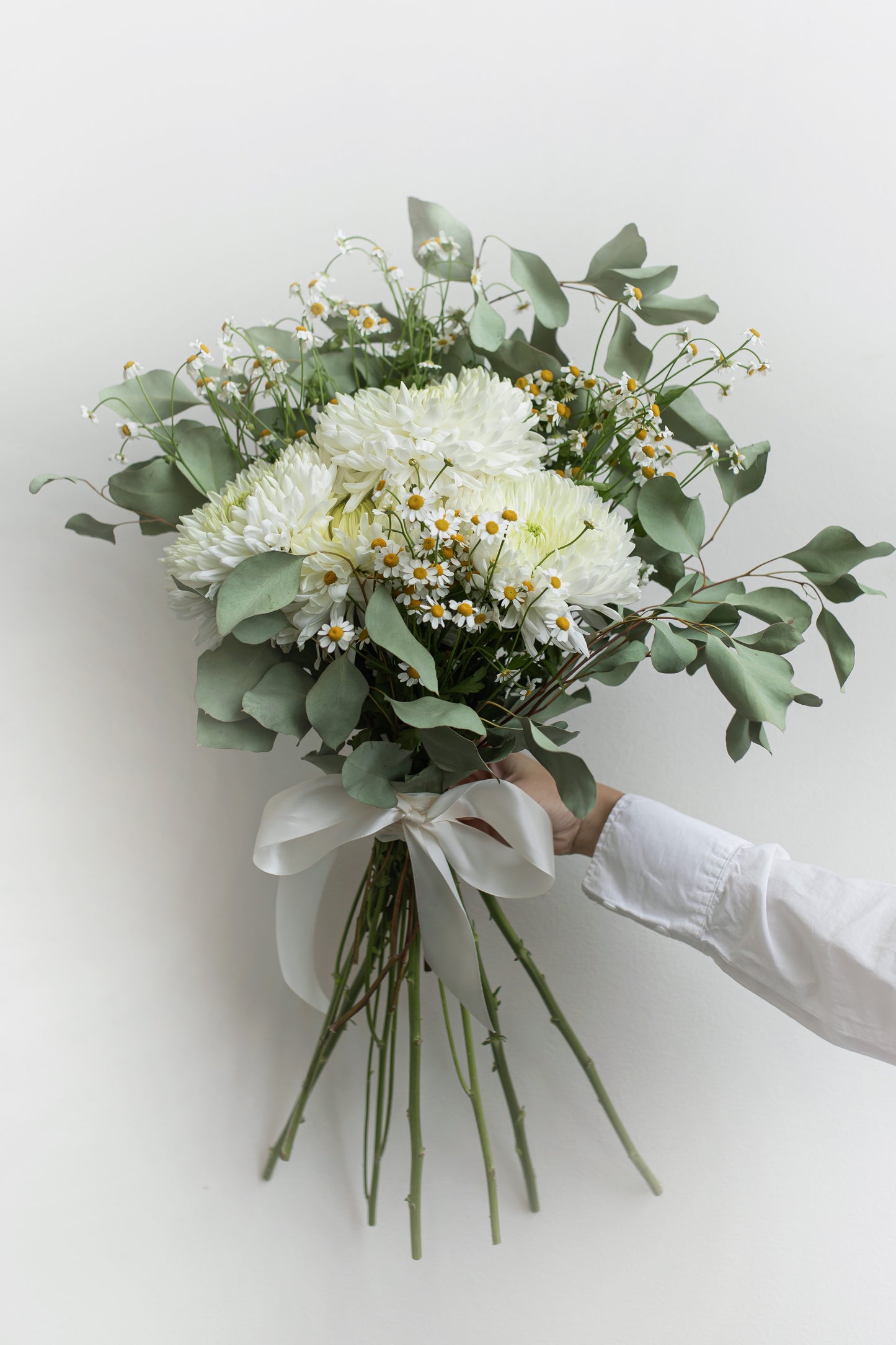 WHITE HEART BOUQUET